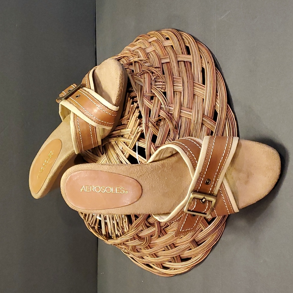 AEROSOLES Algebra sandals heels tan leather strappy womens 7M
